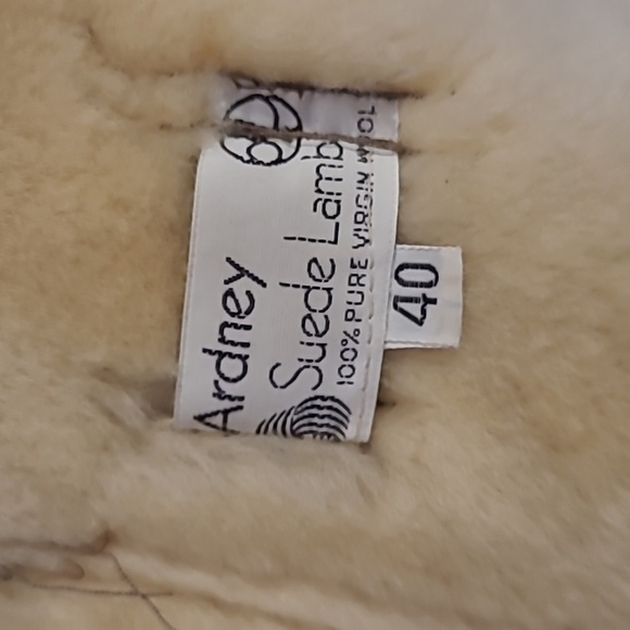 Shearling vest - Picture 6 of 6